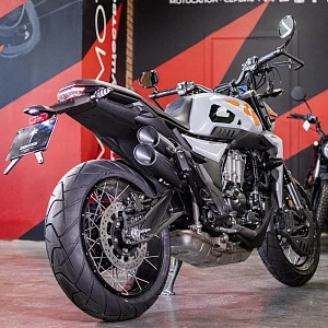 Мотоцикл ZONTES ZT350-GK (4T ZT184MP EFI) 17/17 ПТС (серебристый/оранжевый)