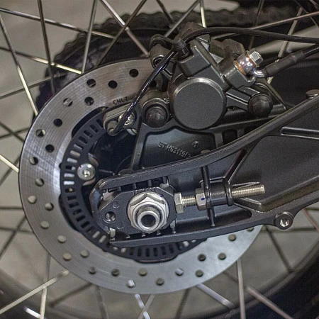 Мотоцикл ZONTES ZT200-U1 (4T ZT163ML EFI) 17/17 ПТС (серебряный/желтый)